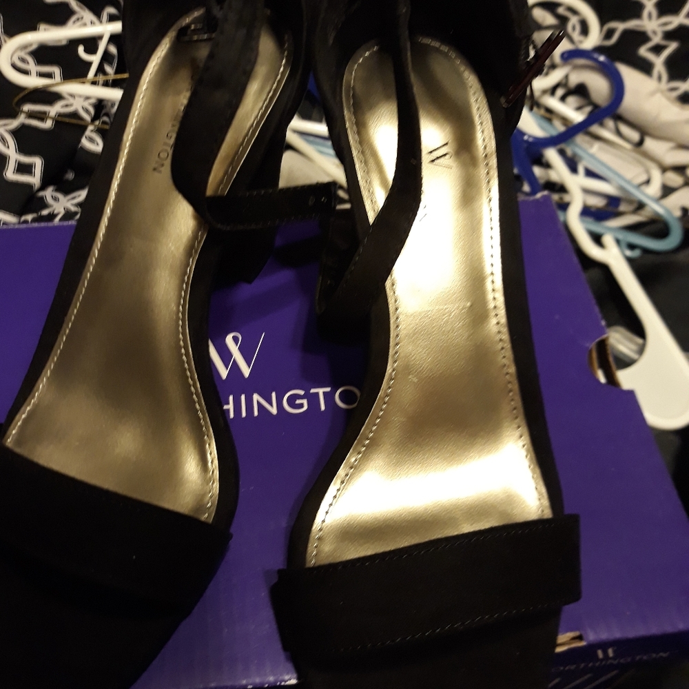 Shoes - Picture 4 of 4